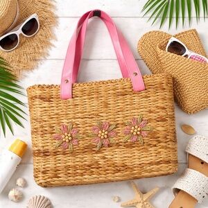 Bloomingdale’s straw bag purse pink patent embroidered beaded beach